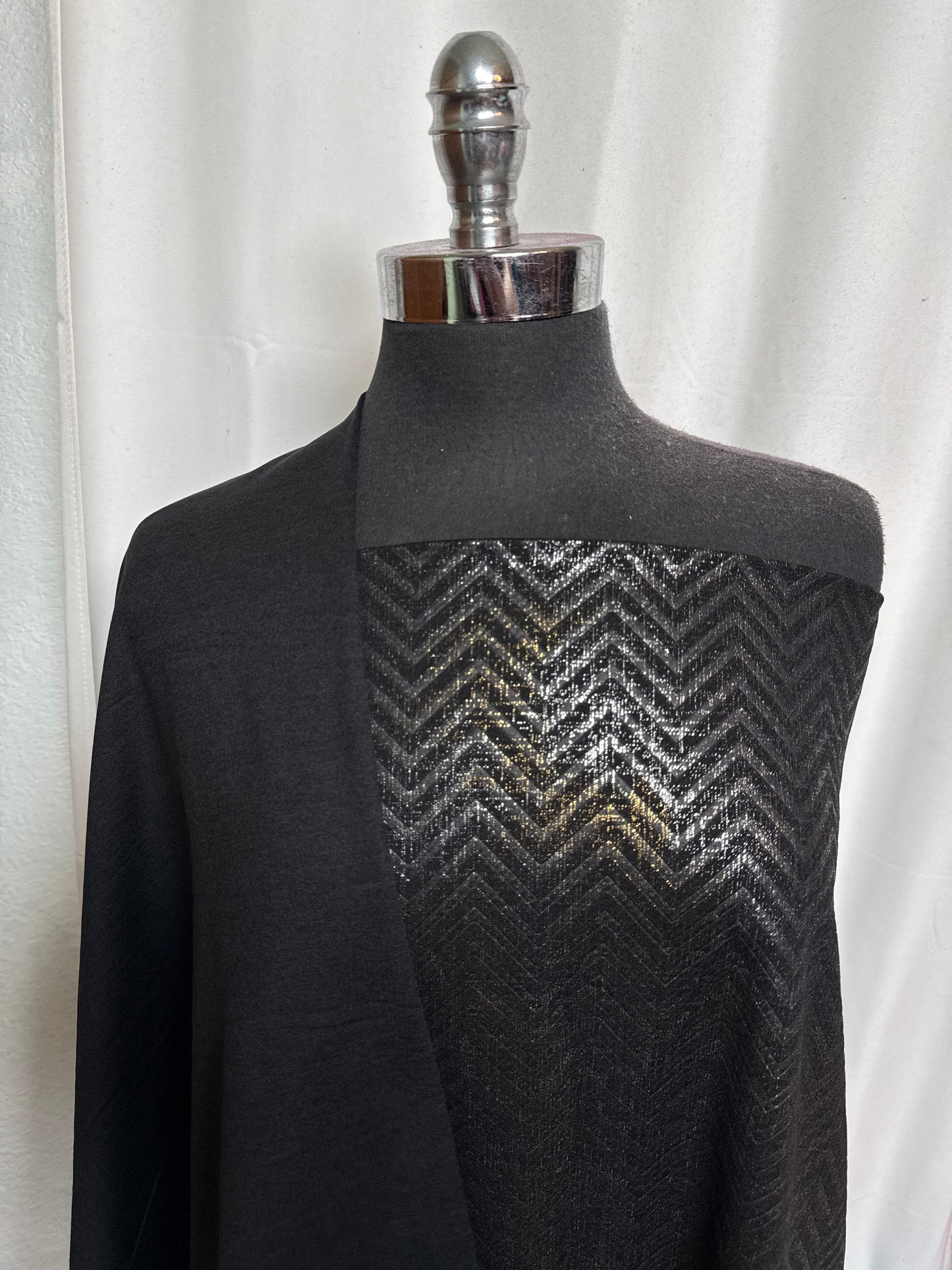 BLACK/CHEVRON FOIL BUNDLE : 2YD Gold/Silver Chevron Embossed DK & 34" Cut of Black 2-Tone Peached PF : A29802