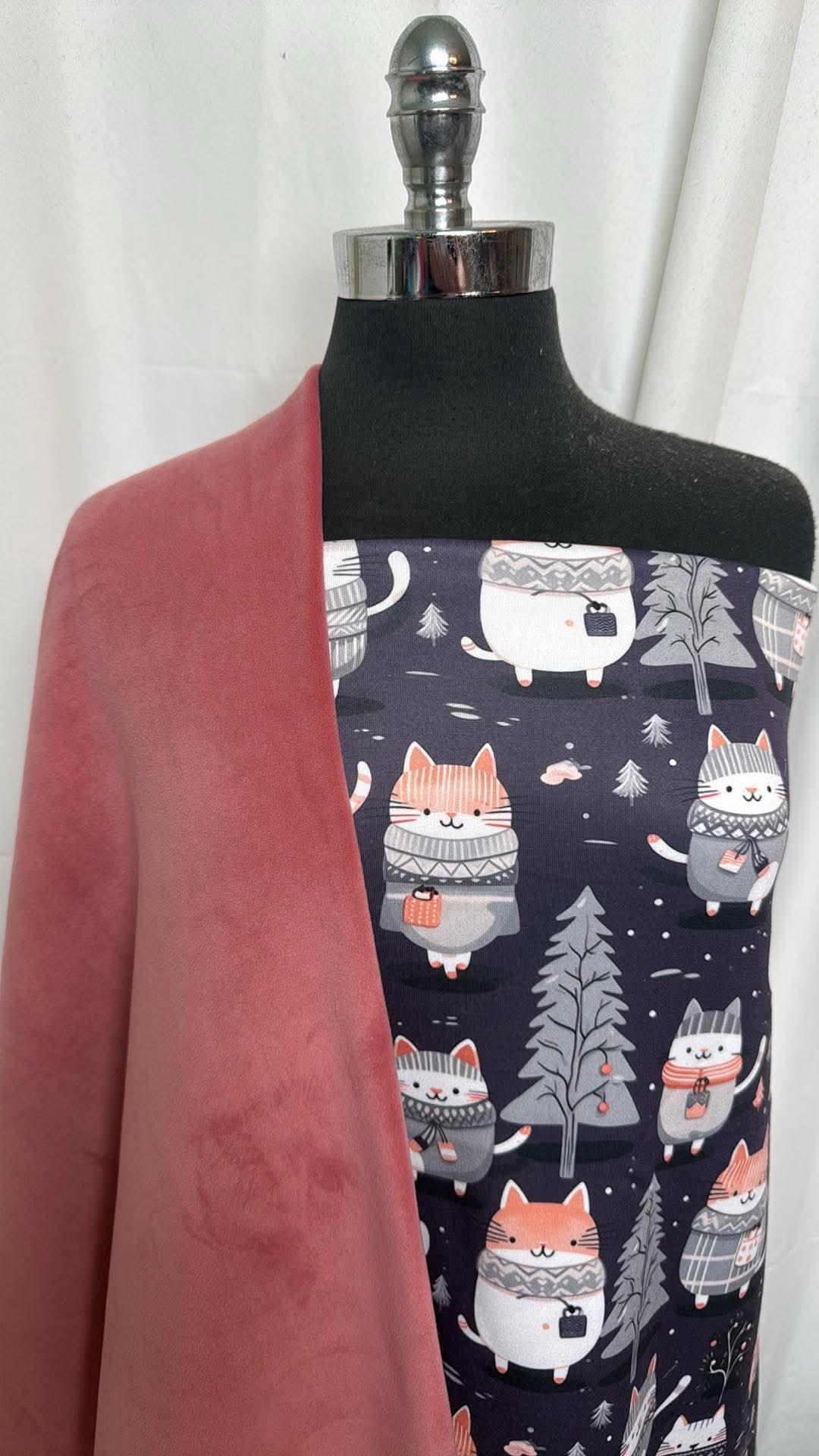 CATS/VELVET PLUSH BUNDLE : 1.5YD Cats P/S Fleece & 1YD Mauve Velvet Plush : A30619