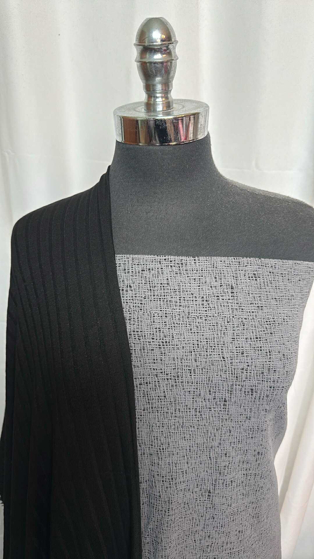 BLACK/GREY JACQUARD BUNDLE : 1.5YD Grey Jacquard PF & 1.5YD Black Light-Weight Rib SK : A28178
