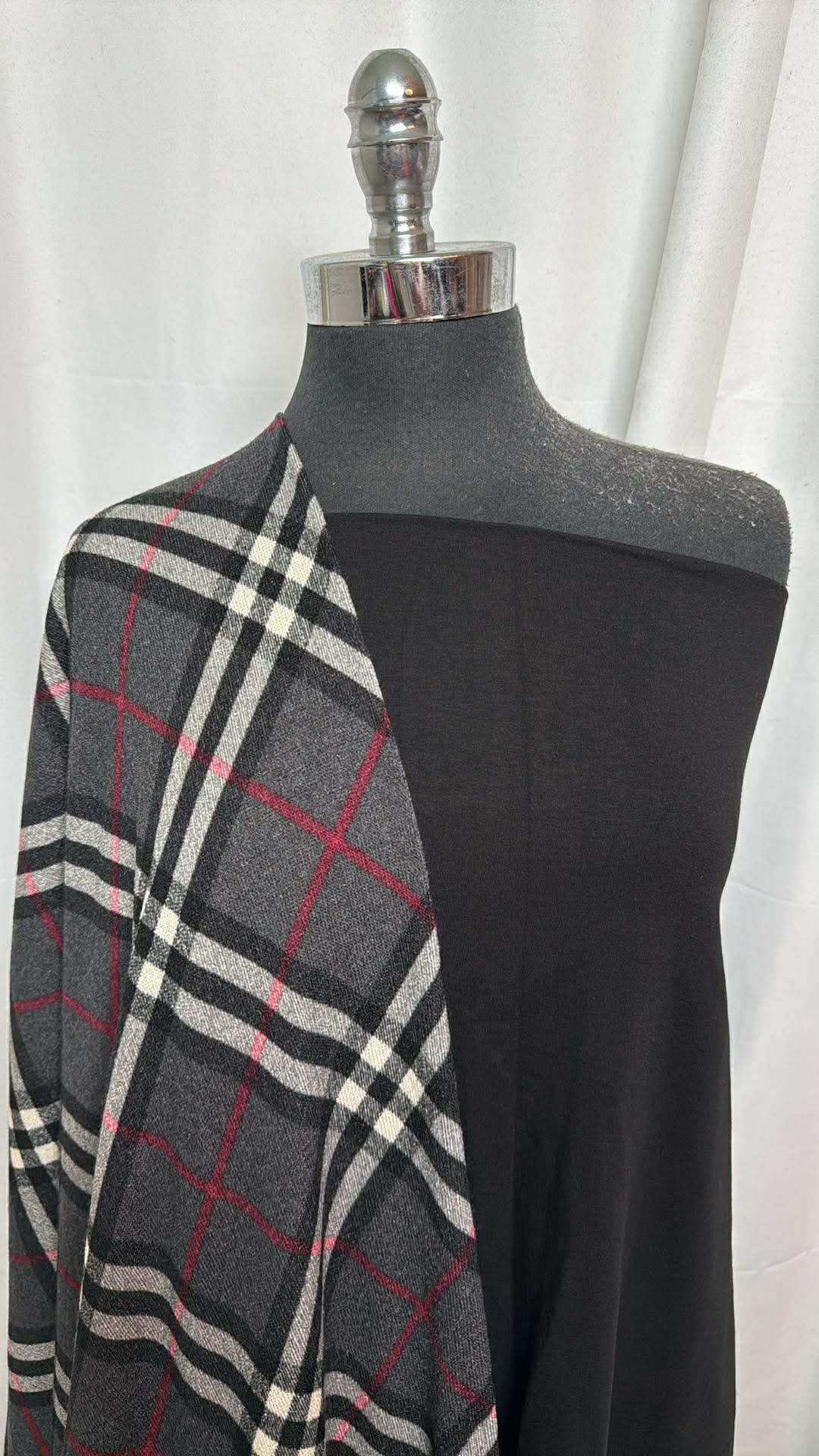 BLACK/CHARCOAL PLAID BUNDLE : 2YD Charcoal Plaid Hacci SK & 2YD Black Cotton/Spandex : A30505