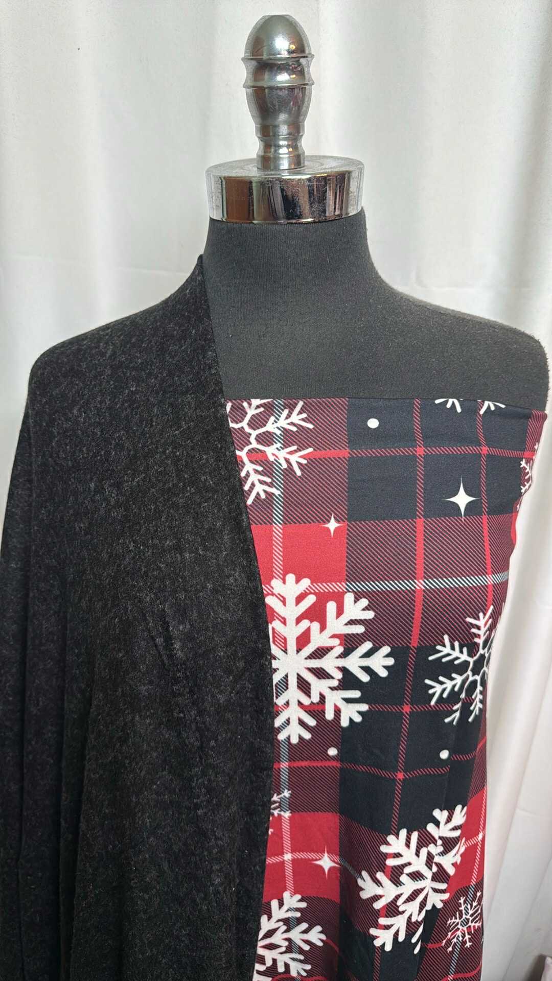 BLACK HEATHERED/PLAID SNOWFLAKE BUNDLE : 2YD Black Heathered Brushed Hacci SK & 2YD Plaid Snowflake DBP : A28172