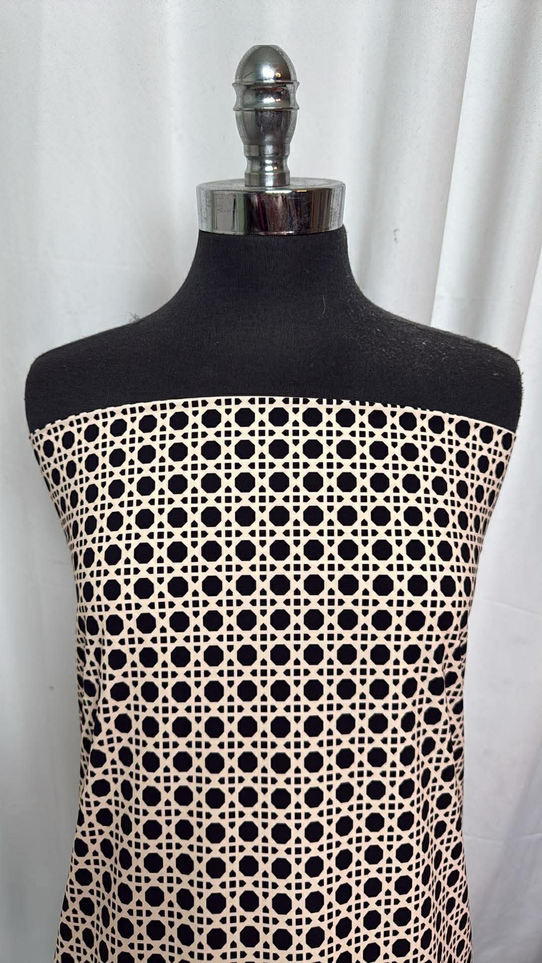 Black/Ivory Trellis - Designer Nylon/Spandex Swim - 2 Yard Cut
