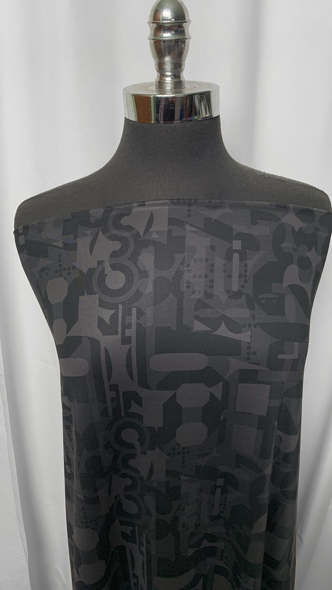 Numbers - (Famous Maker) 4-Way Top-Weight Performance - 2 Yard Cut